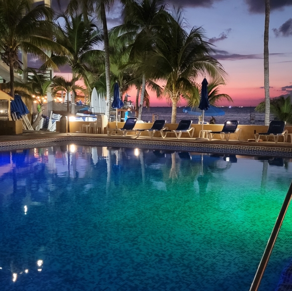 Meet your Posher, Joseph - Picture 6 of 7